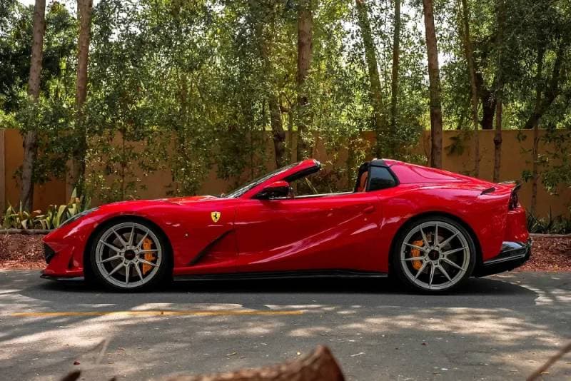 2020 Ferrari 812 Superfast thumbnail 3