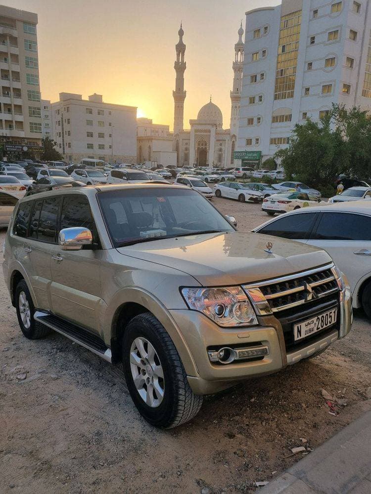 2016 Mitsubishi 4th Generation Pajero thumbnail 4