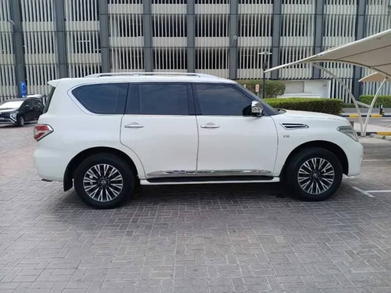 2014 Nissan Patrol thumbnail 8