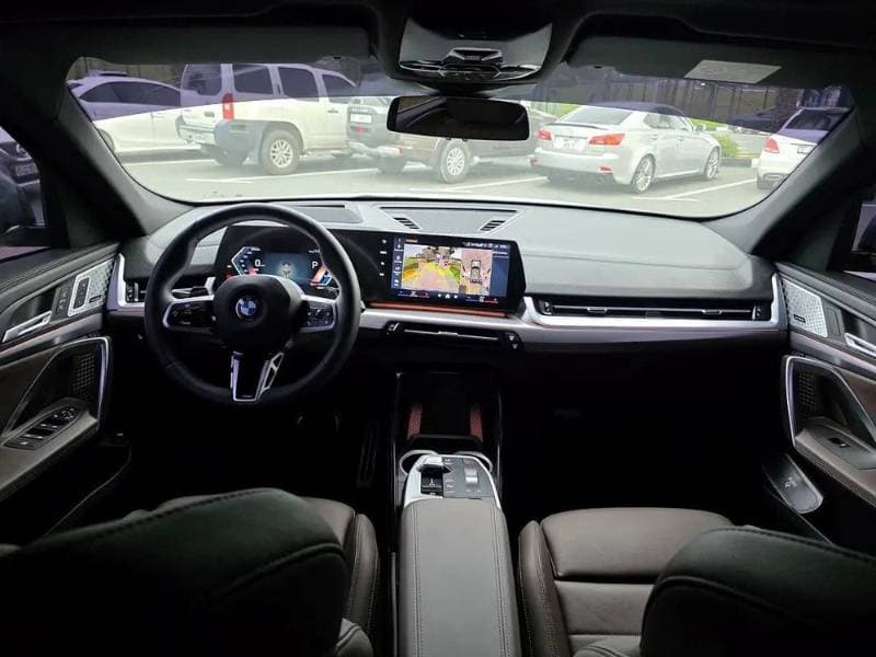 2025 BMW X2 thumbnail 4