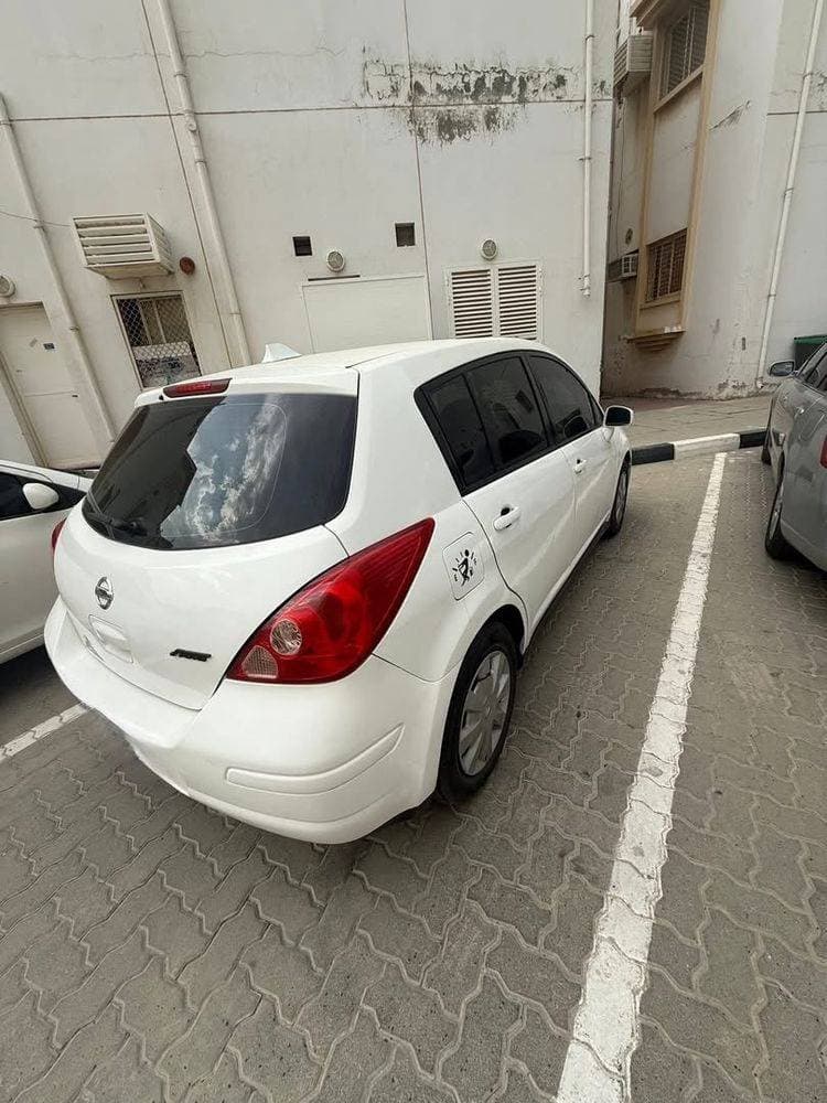2012 Nissan Tiida thumbnail 4