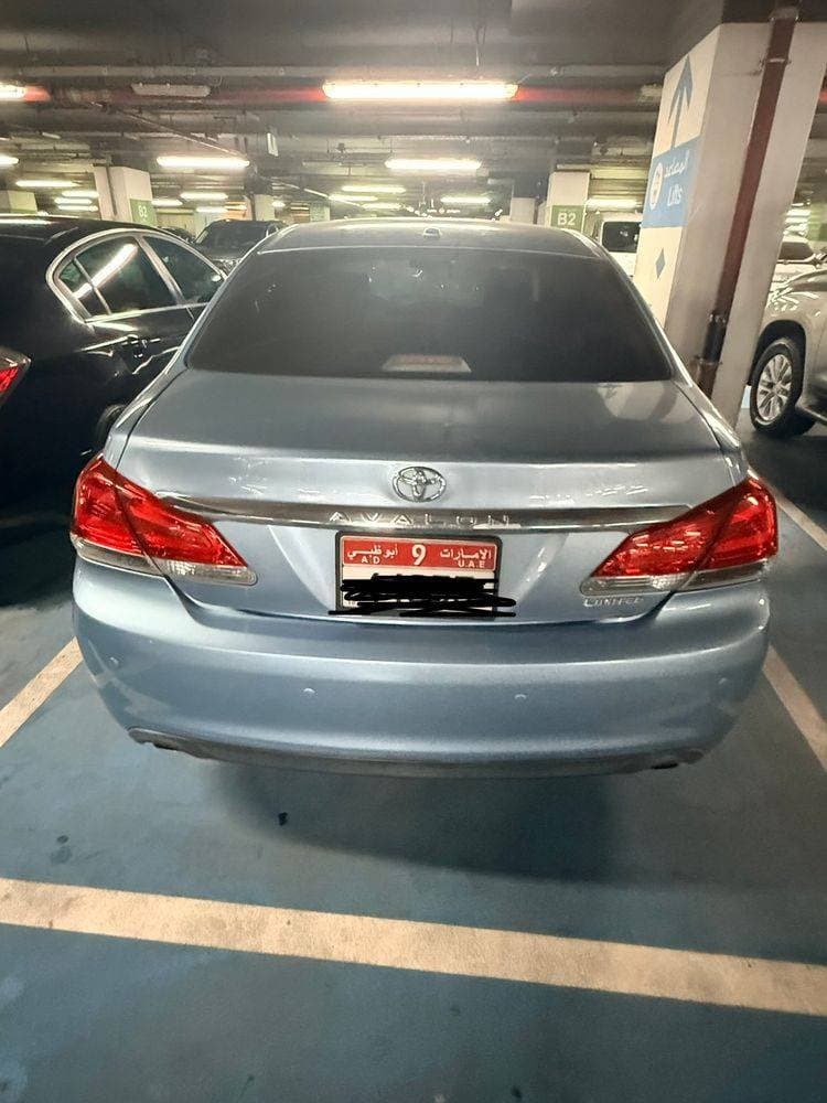 2011 Toyota Avalon thumbnail 2