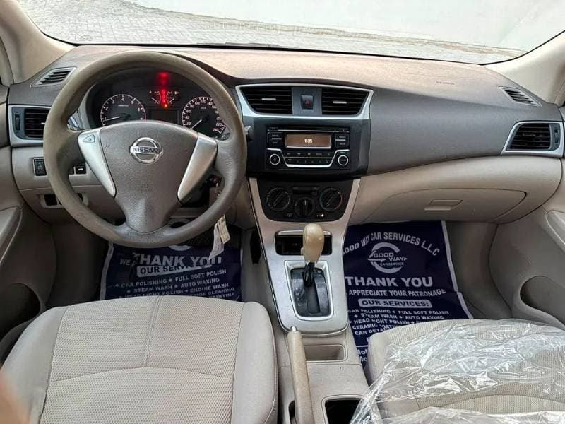 2017 Nissan Sentra thumbnail 3