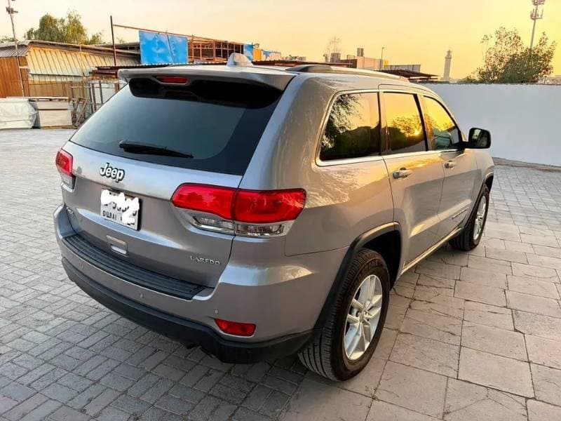 2018 Jeep Grand Cherokee thumbnail 5