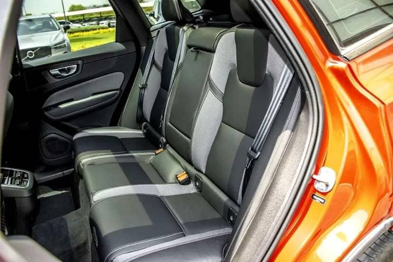 2024 Volvo XC60 thumbnail 4