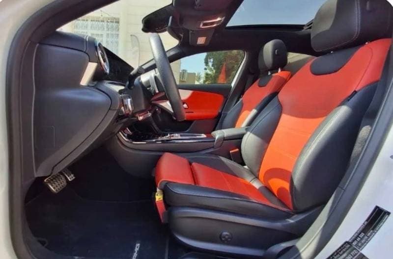 2025 Mercedes-Benz A250 thumbnail 2