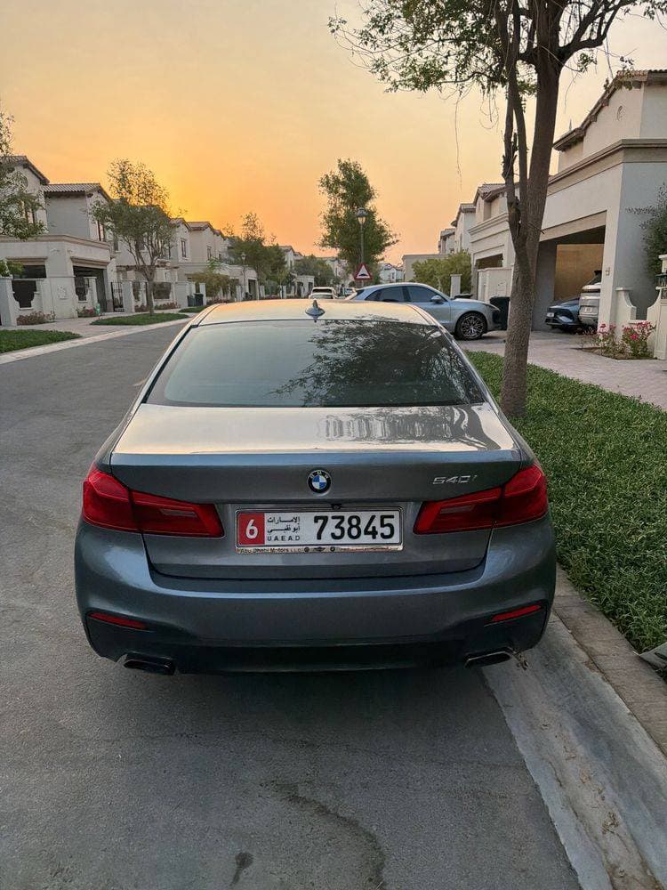 2017 BMW 5 Series Sedan thumbnail 3