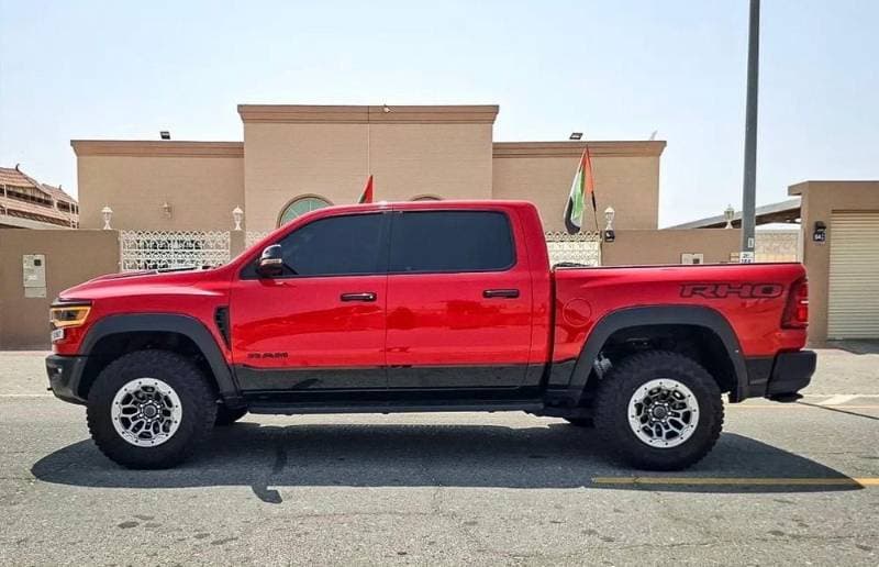 2025 RAM 1500 thumbnail 3