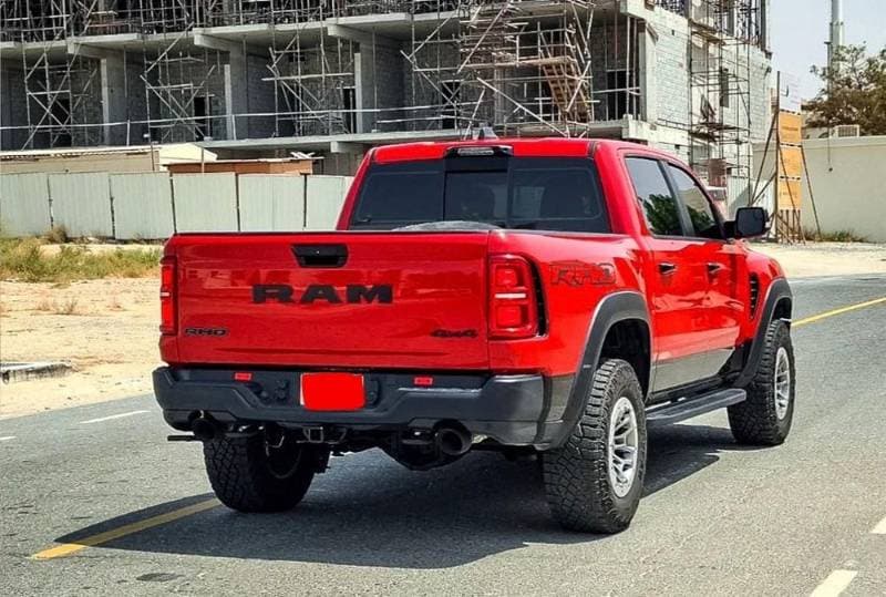 2025 RAM 1500 thumbnail 2