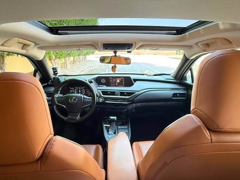 2020 Lexus UX 200 thumbnail 4
