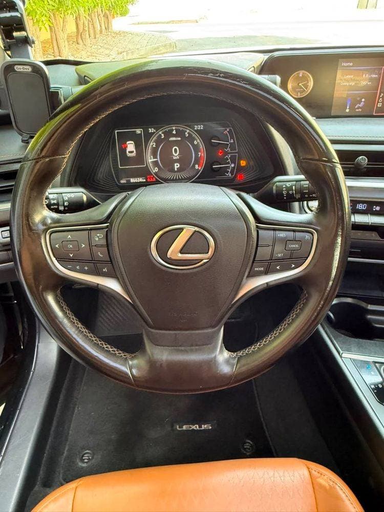 2020 Lexus UX 200 thumbnail 5