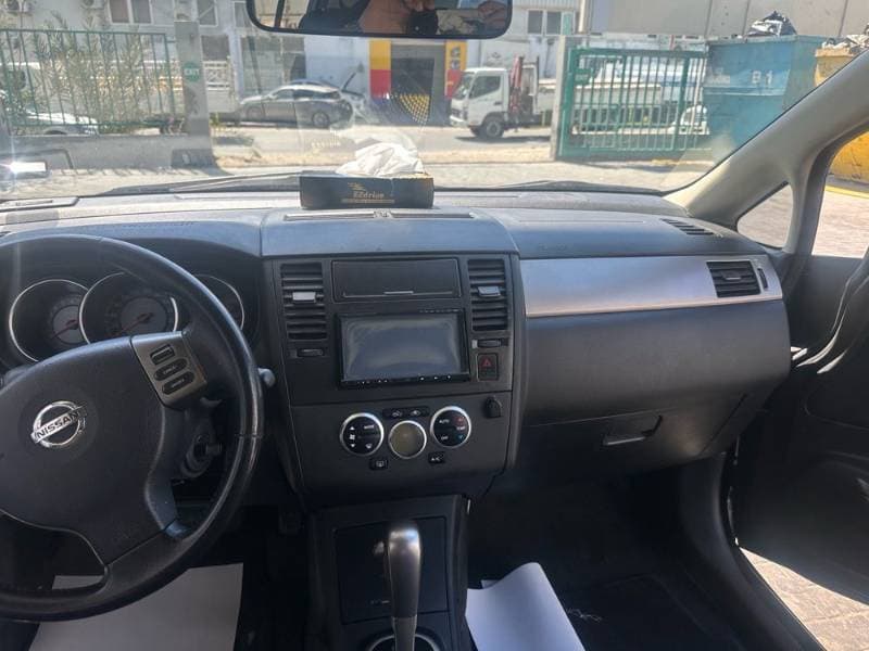 2010 Nissan Tiida thumbnail 5