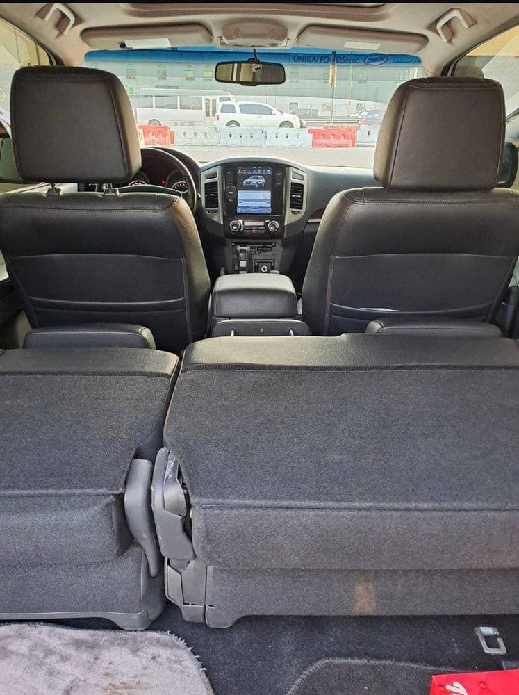 2018 Mitsubishi Pajero thumbnail 4