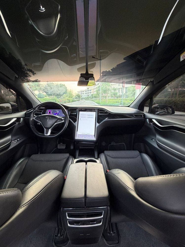 2018 Tesla Model X thumbnail 3