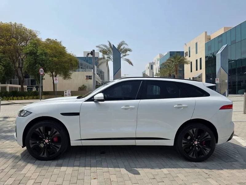 2017 Jaguar F-Pace thumbnail 2