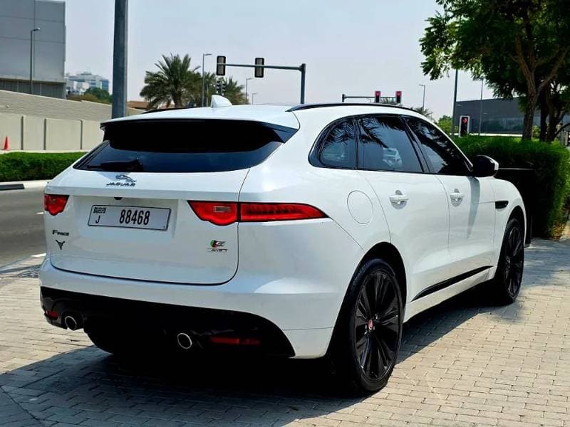 2017 Jaguar F-Pace thumbnail 3