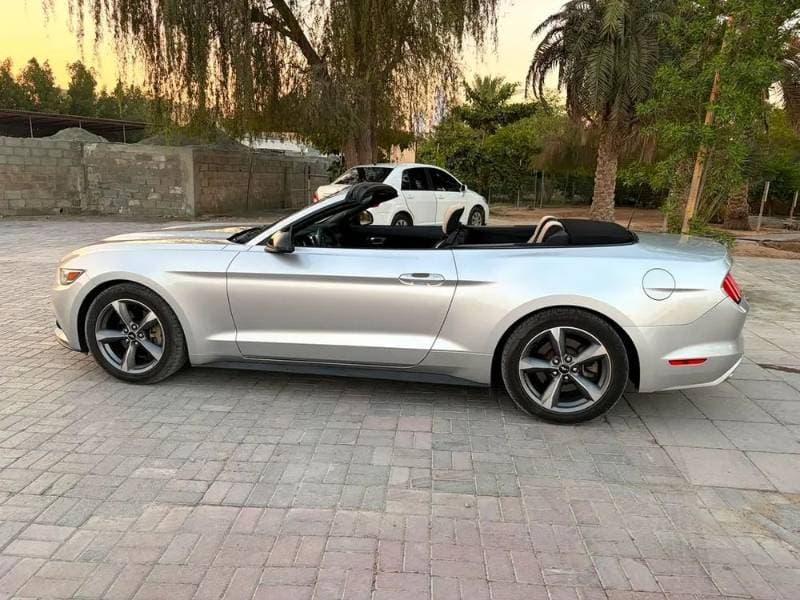 2015 Ford Mustang thumbnail 2