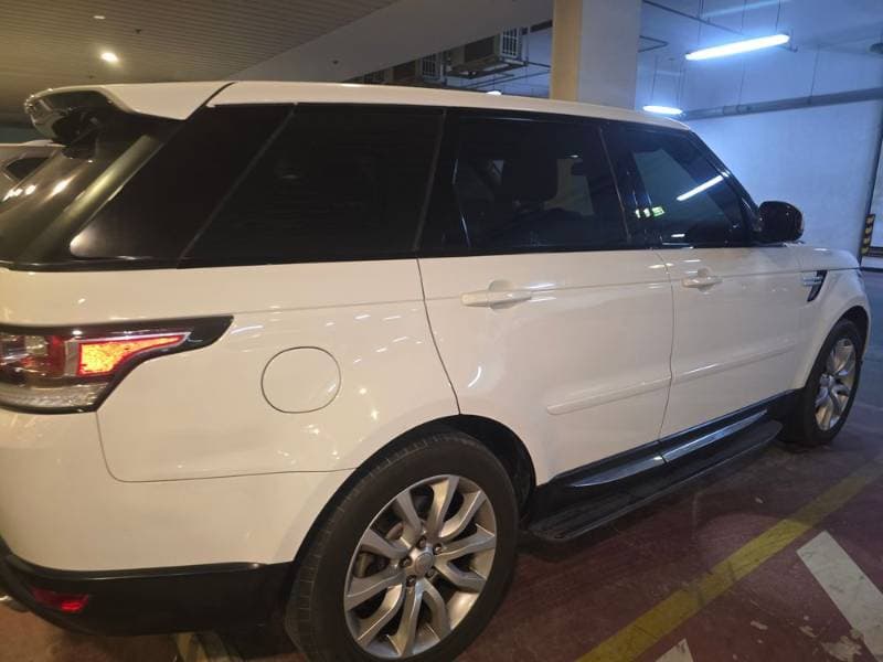 2016 Land Rover Range Rover thumbnail 3