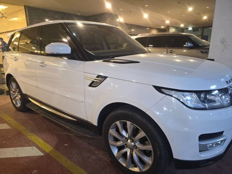 2016 Land Rover Range Rover thumbnail 4