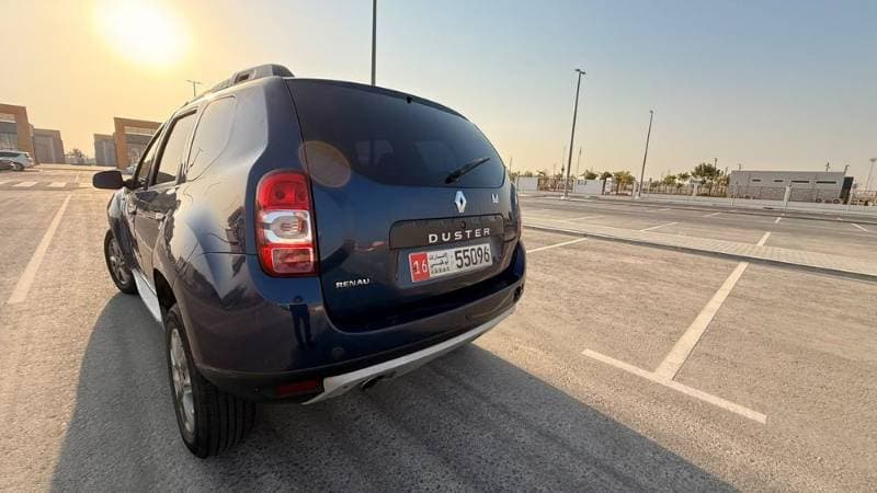 2016 Renault Duster thumbnail 3
