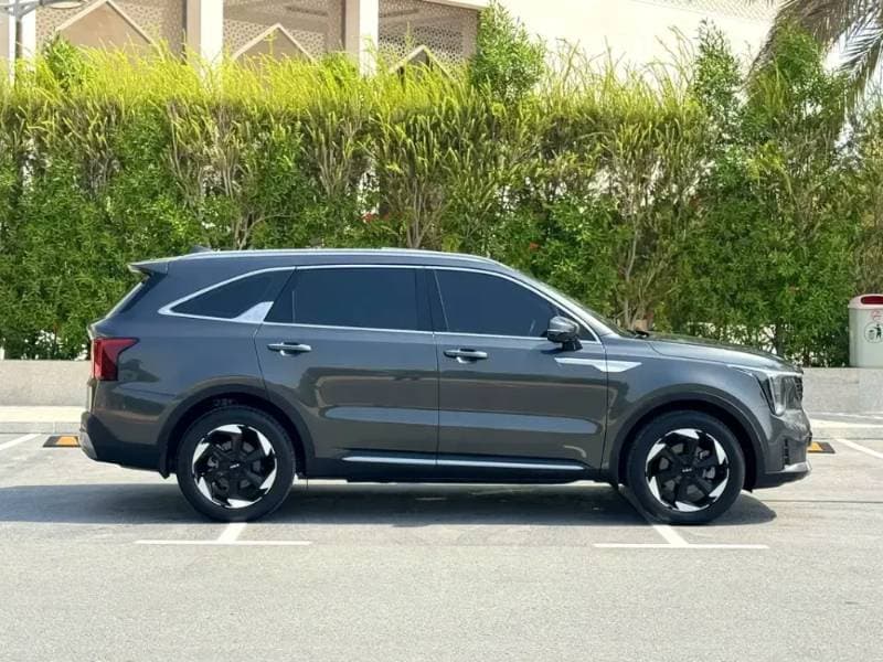 2025 Kia Sorento thumbnail 2