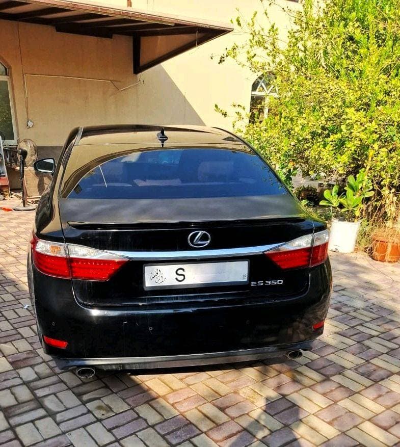 2013 Lexus ES-Series thumbnail 3