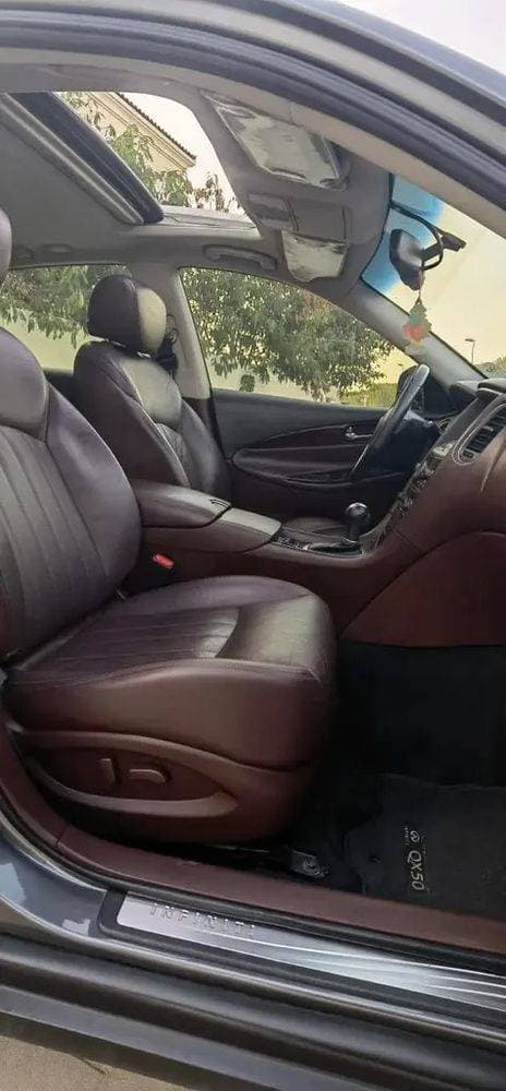 2017 Infiniti QX50 thumbnail 2