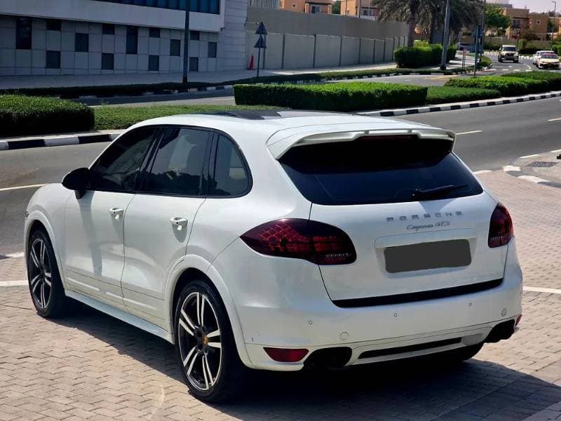 2013 Porsche Cayenne thumbnail 3