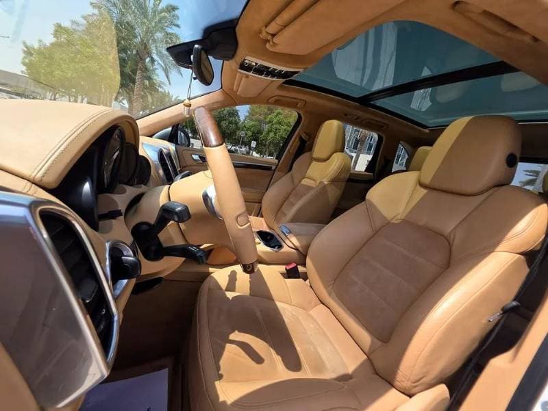 2013 Porsche Cayenne thumbnail 2