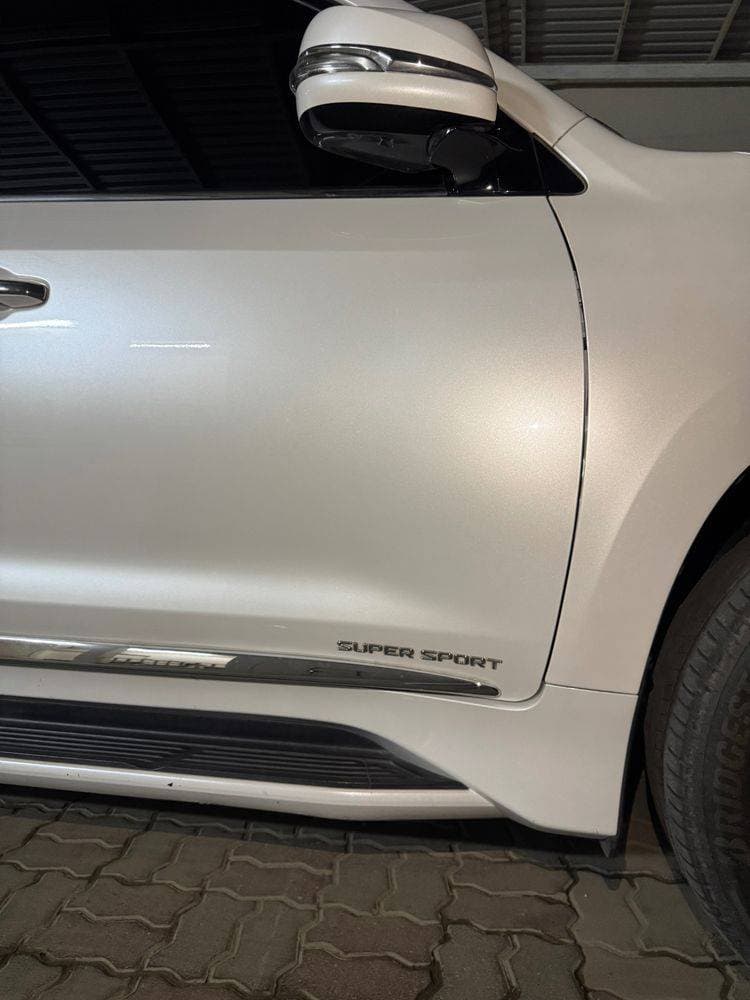 2019 Lexus LX 570 thumbnail 4