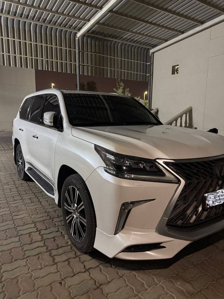 2019 Lexus LX 570 thumbnail 2