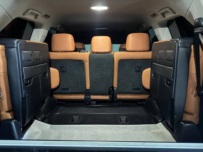 2019 Lexus LX 570 thumbnail 5