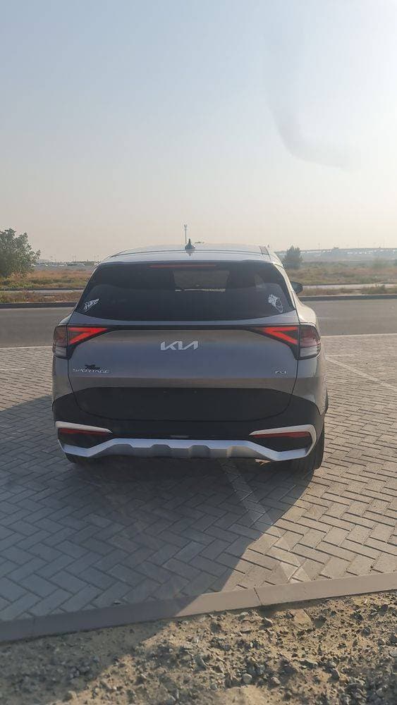 2023 Kia Sportage thumbnail 3