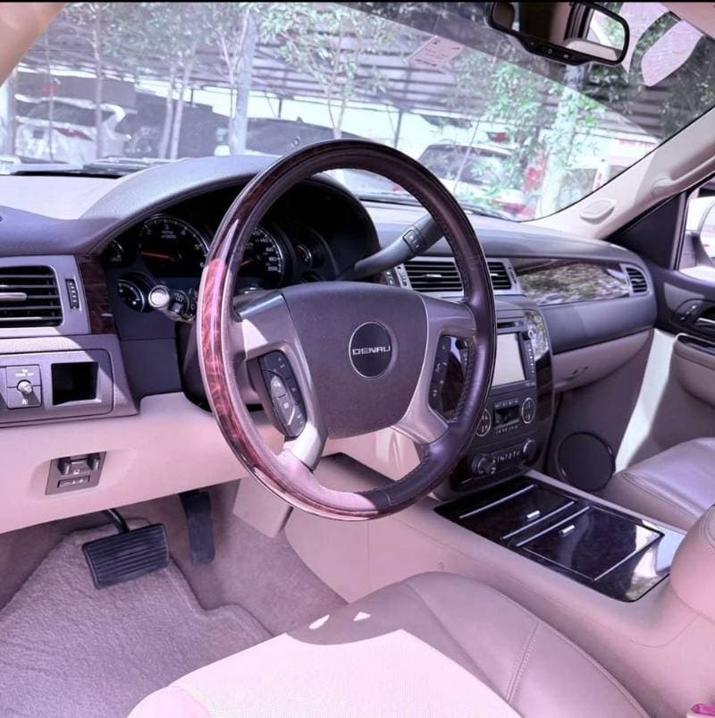 2011 GMC Yukon thumbnail 4