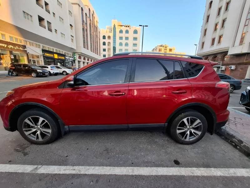 2017 Toyota Rav4 thumbnail 5