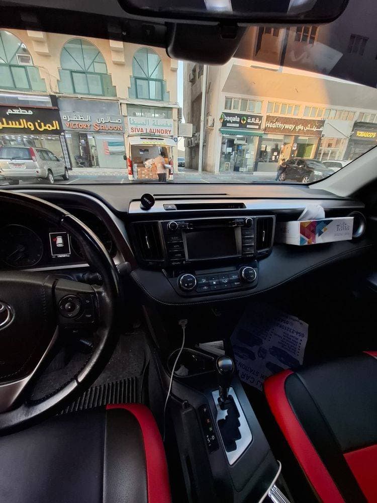 2017 Toyota Rav4 thumbnail 4