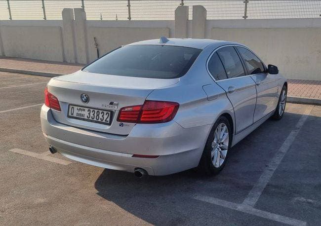 2011 BMW 5 Series Sedan thumbnail 2
