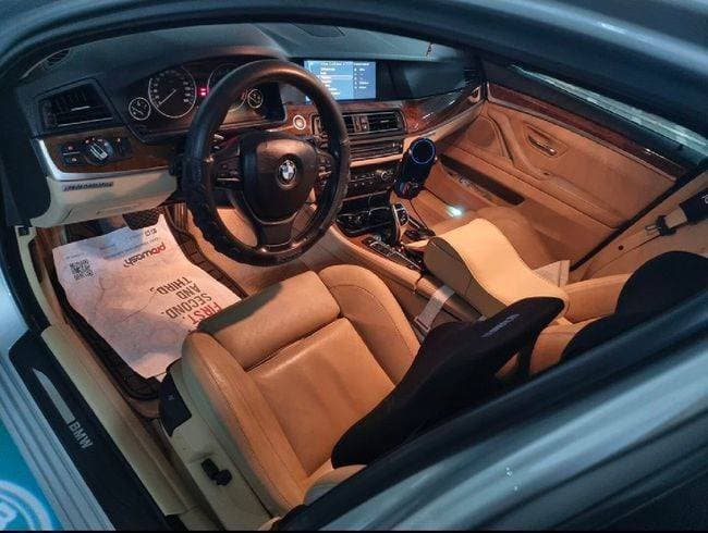 2011 BMW 5 Series Sedan thumbnail 3