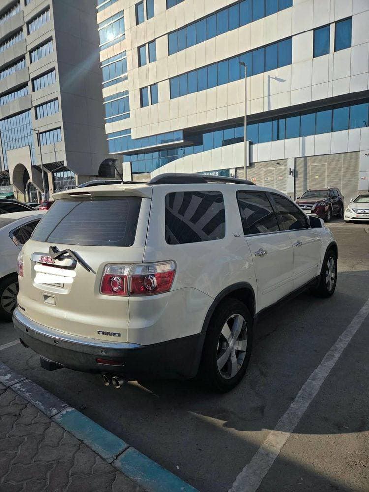 2009 GMC Acadia thumbnail 2
