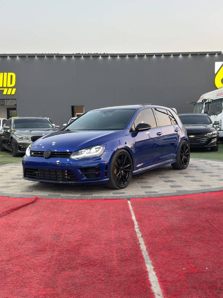 2016 Volkswagen Golf R thumbnail 3