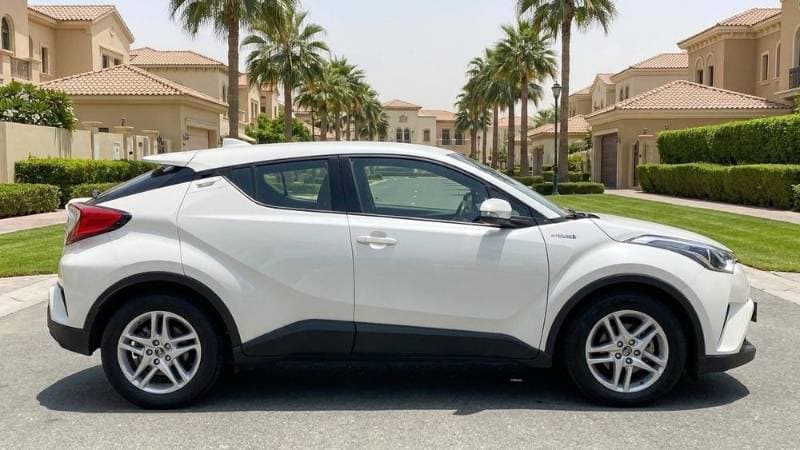2023 Toyota C-HR thumbnail 2