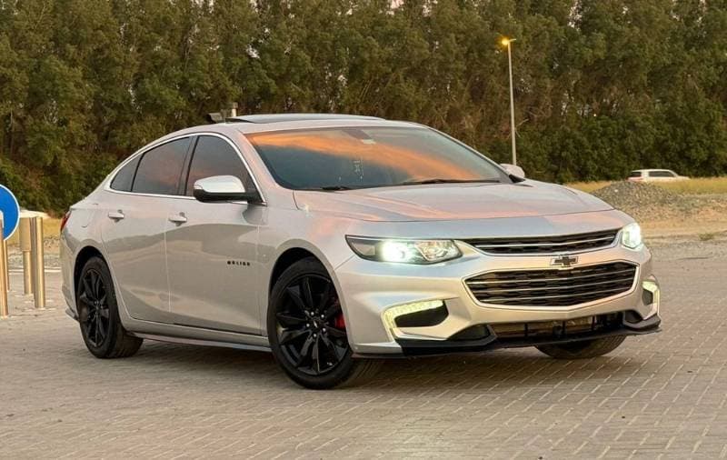 2018 Chevrolet Malibu thumbnail 2
