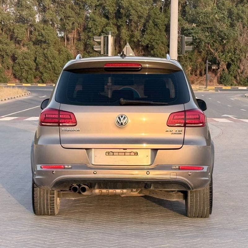 2016 Volkswagen Tiguan thumbnail 8