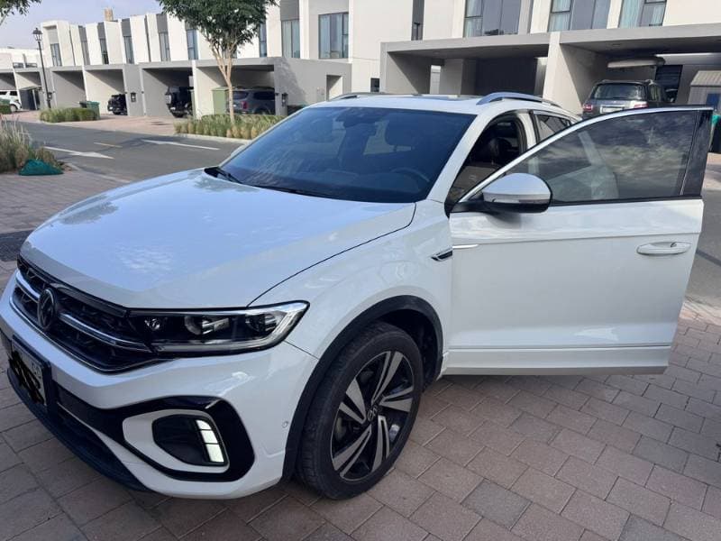 2023 Volkswagen T-Roc thumbnail 4