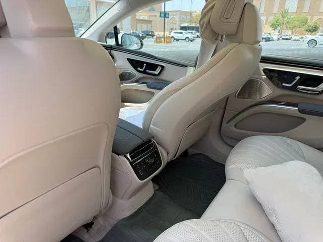2023 Mercedes-Benz EQS Sedan thumbnail 3
