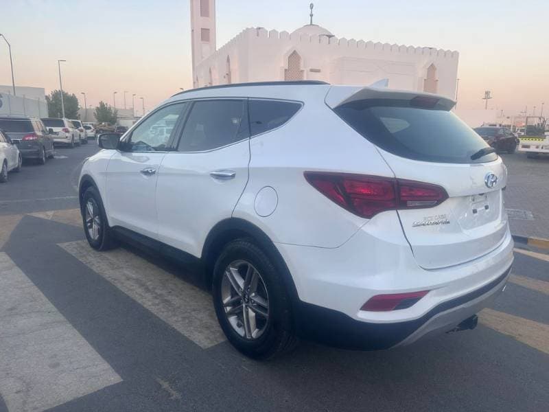 2018 Hyundai Santa Fe thumbnail 8