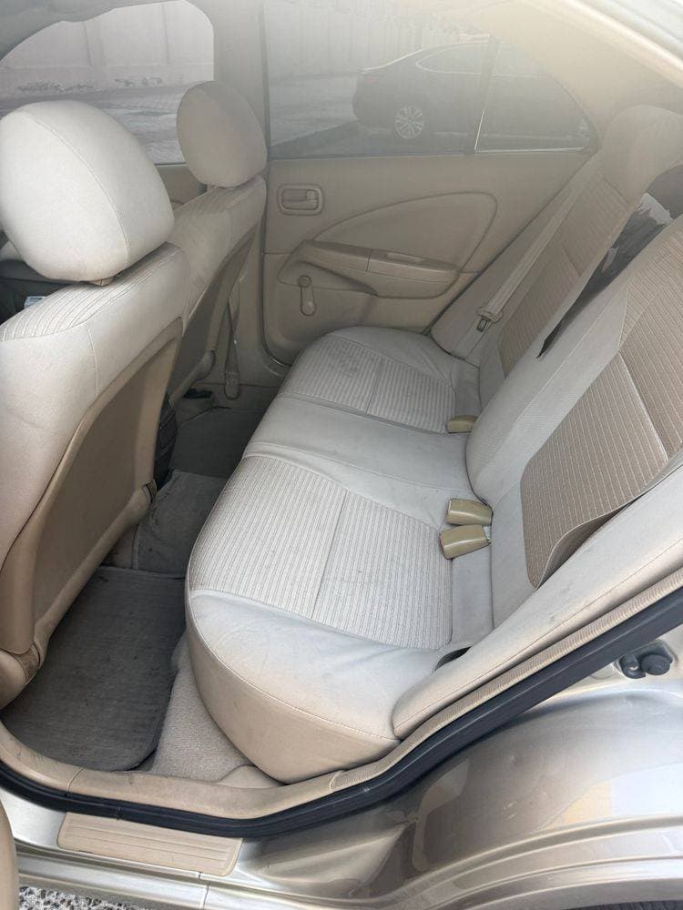 2010 Nissan Sunny thumbnail 4