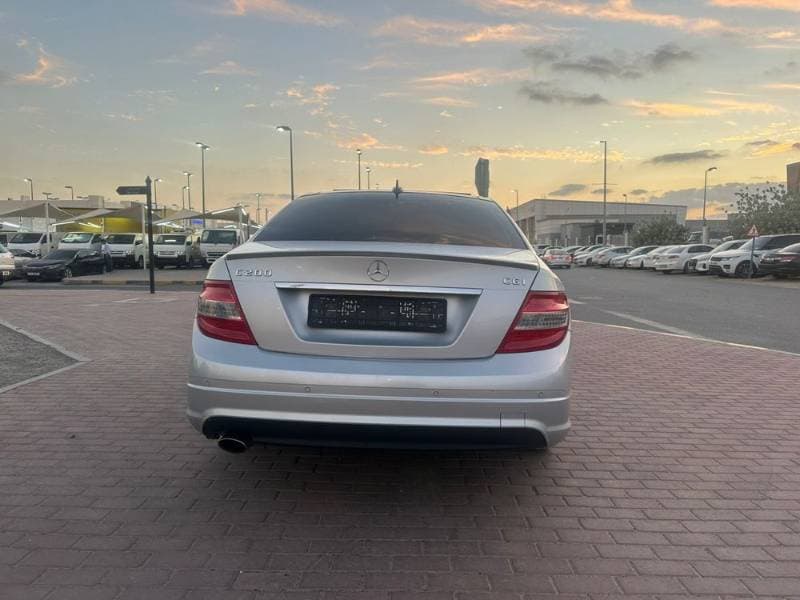 2010 Mercedes-Benz C-Class thumbnail 2