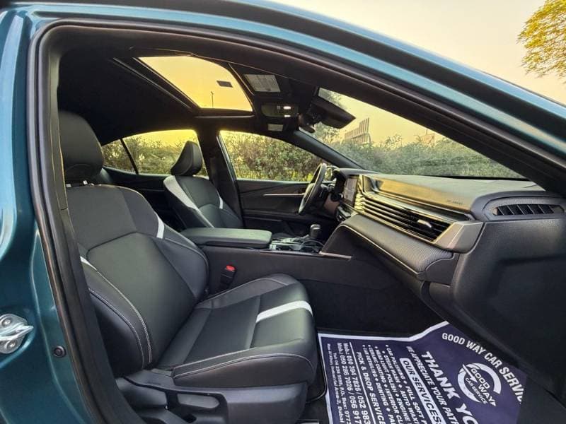 2025 Toyota Camry thumbnail 5