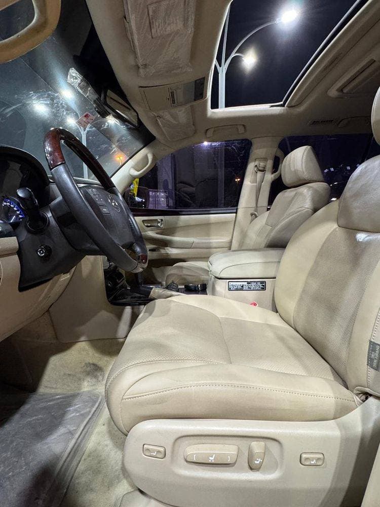 2009 Lexus LX 570 thumbnail 7